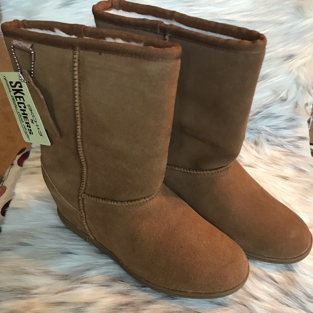 Brown Suede Wedge Boots 👢